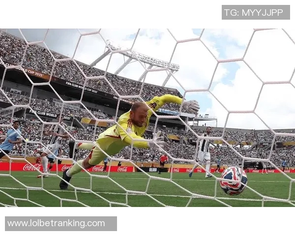 世界杯波尔图大胜曼城乌龙球成比赛转折点全场沸腾解析