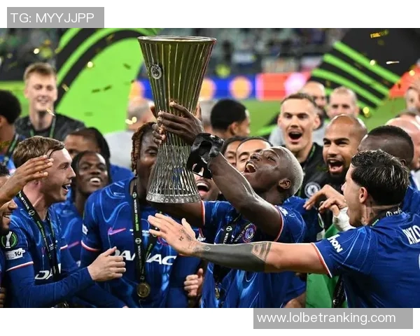 欧联杯精彩对决国米6比2大胜曼联战术解析引发热议 欧联杯精彩对决国米6比2大胜曼联战术解析引发热议